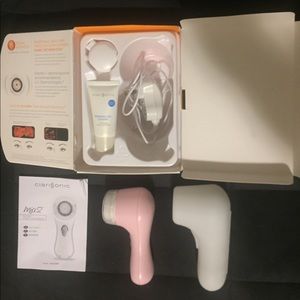 Clarisonic Mia 2 Facial Cleansing Brush Brand New